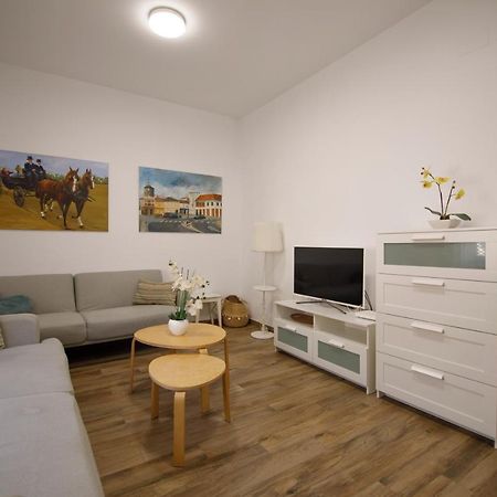 Rentalsevilla Luminoso Apartamento Por Casa Pilatos Esterno foto
